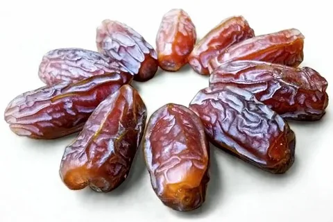 تصویر 3 از خرید خرما پیارم خشک + قیمت فروش استثنایی